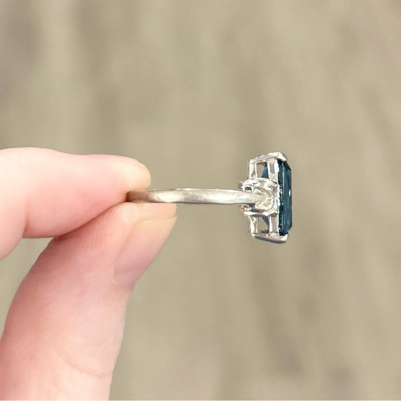 10K London Blue Topaz large 12x8mm Radiant rectangular cut white gold ring - Picture 7 of 10